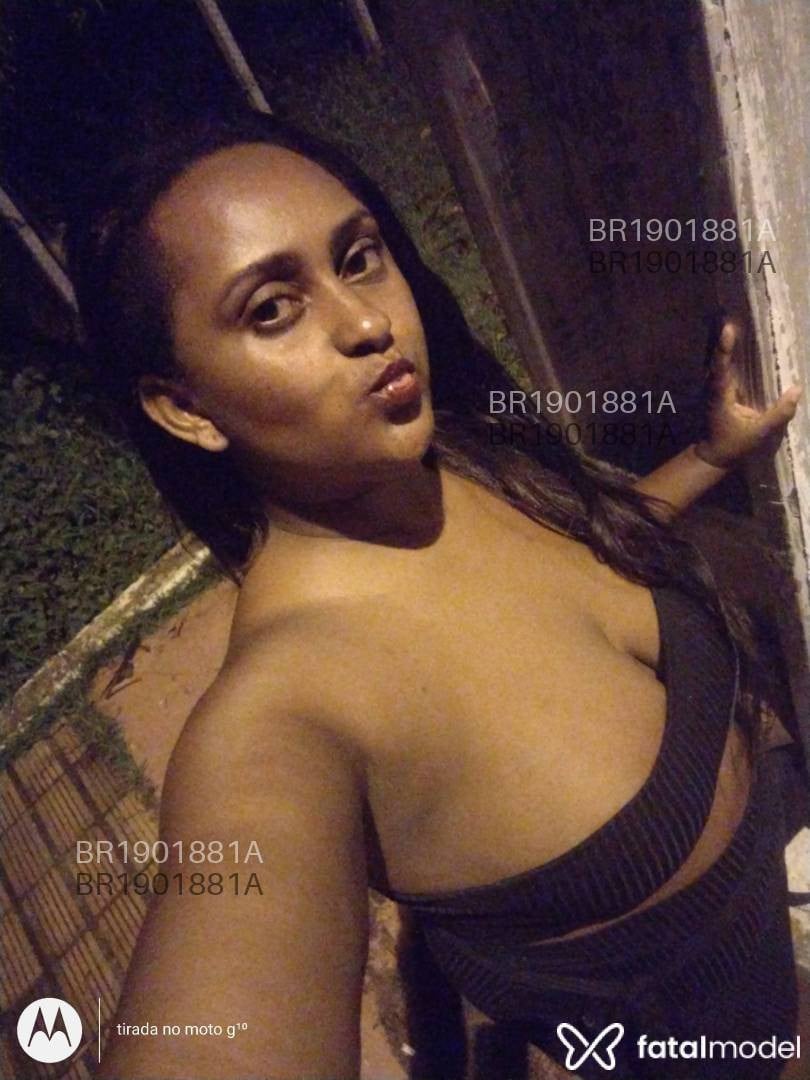 Acompanhante mulher com cabelo castanho de olhos castanhos - Márcia Acompanhante mulher com cabelo castanho de olhos castanhos - Márcia