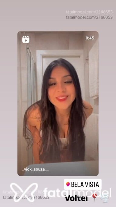 Acompanhante mulher morena (o) de olhos pretos - Vick Souza Acompanhante mulher morena (o) de olhos pretos - Vick Souza