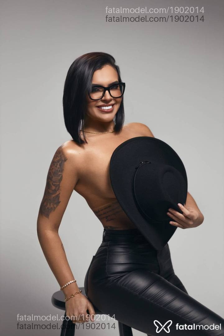 Acompanhante mulher morena (o) de olhos castanhos - Vitória Souza