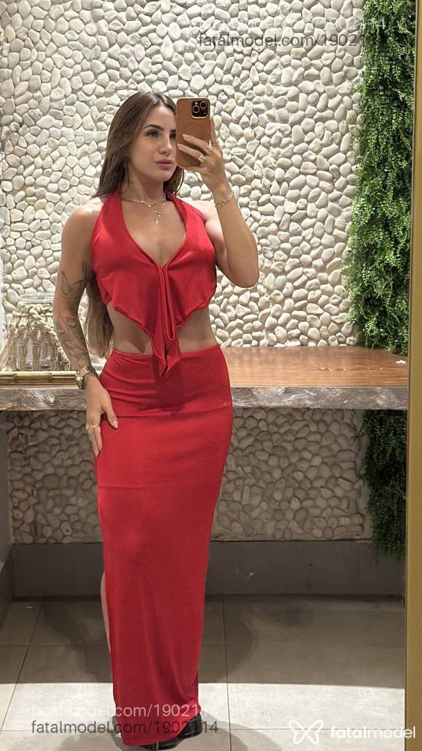 Acompanhante mulher com cabelo castanho de olhos mel em Patrocínio - Melissa