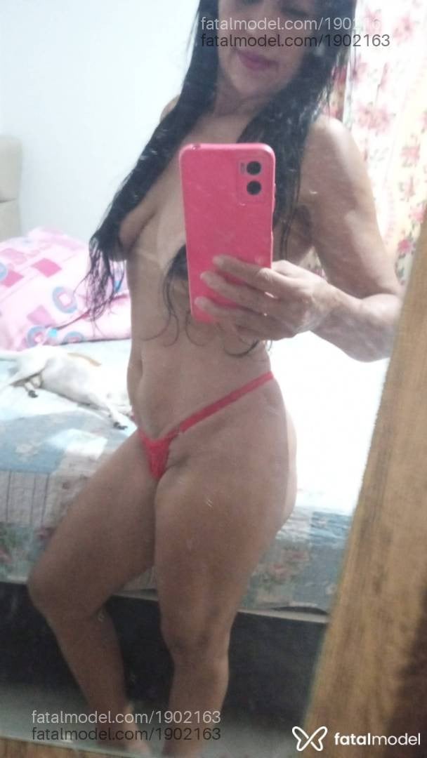 Acompanhante mulher com cabelo castanho de olhos pretos - Sandra Sol