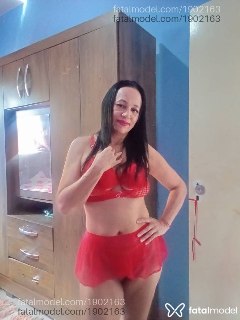 Acompanhante mulher com cabelo castanho de olhos pretos - Sandra Sol