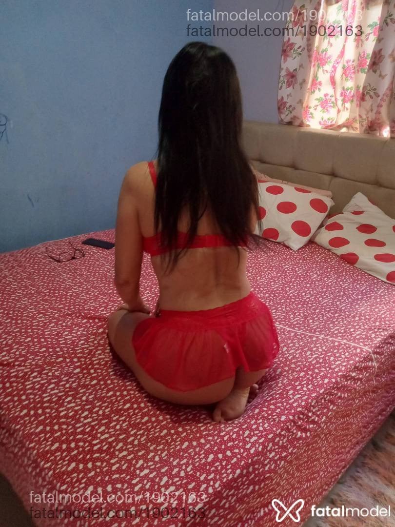 Acompanhante mulher com cabelo castanho de olhos pretos - Sandra Sol