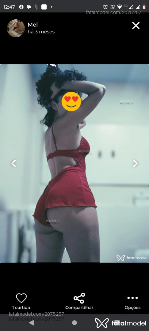 Acompanhante mulher com cabelo castanho de olhos mel em Virtual - Mel
