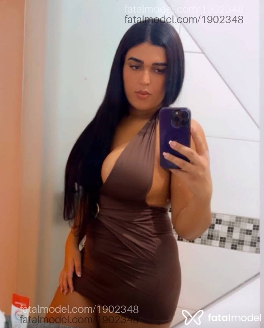 Acompanhante mulher trans com cabelo castanho de olhos pretos - Kethellen
