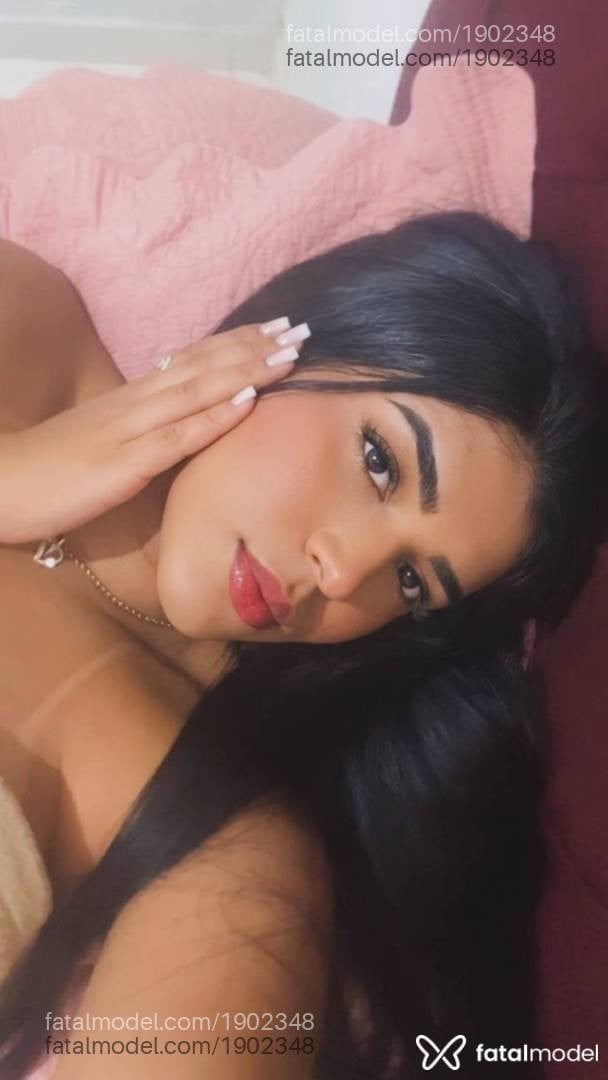 Acompanhante mulher trans com cabelo castanho de olhos pretos - Kethellen
