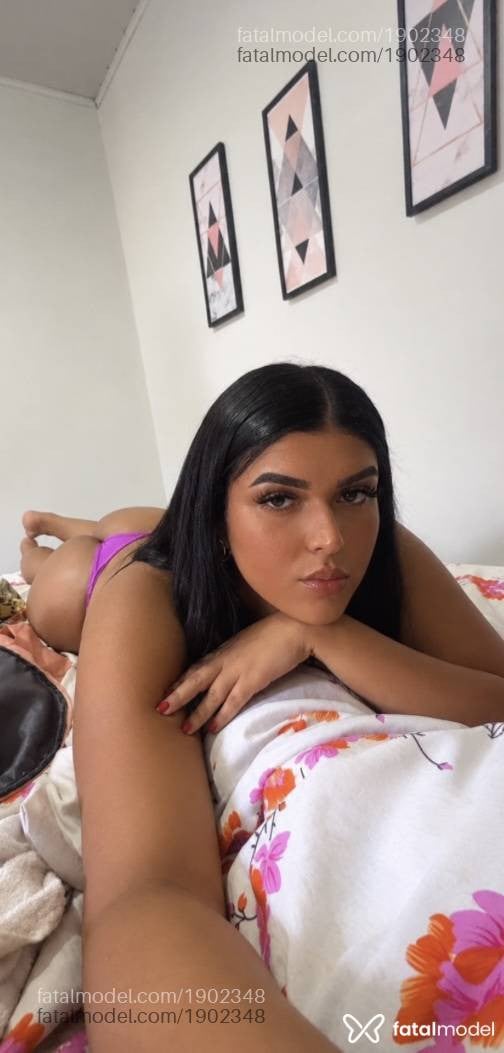Acompanhante mulher trans com cabelo castanho de olhos pretos - Kethellen