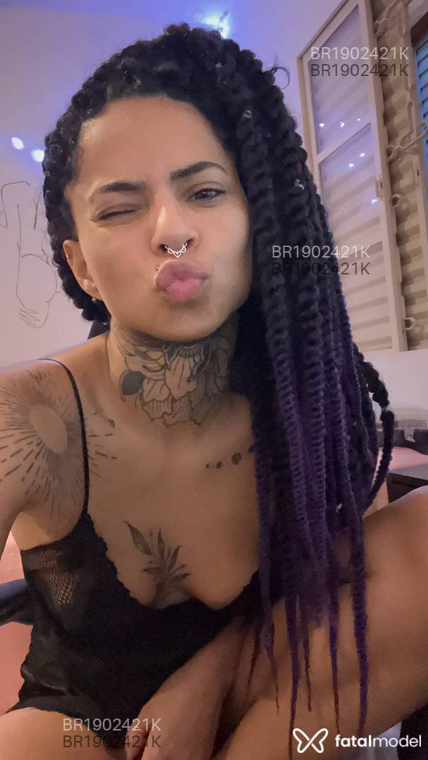 Acompanhante mulher morena (o) de olhos castanhos em Virtual Acompanhante mulher morena (o) de olhos castanhos em Virtual - Leprincee