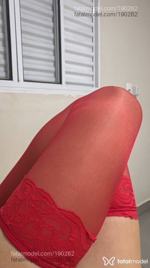 Acompanhante mulher com cabelo castanho de olhos castanhos em Realeza - Vanessa