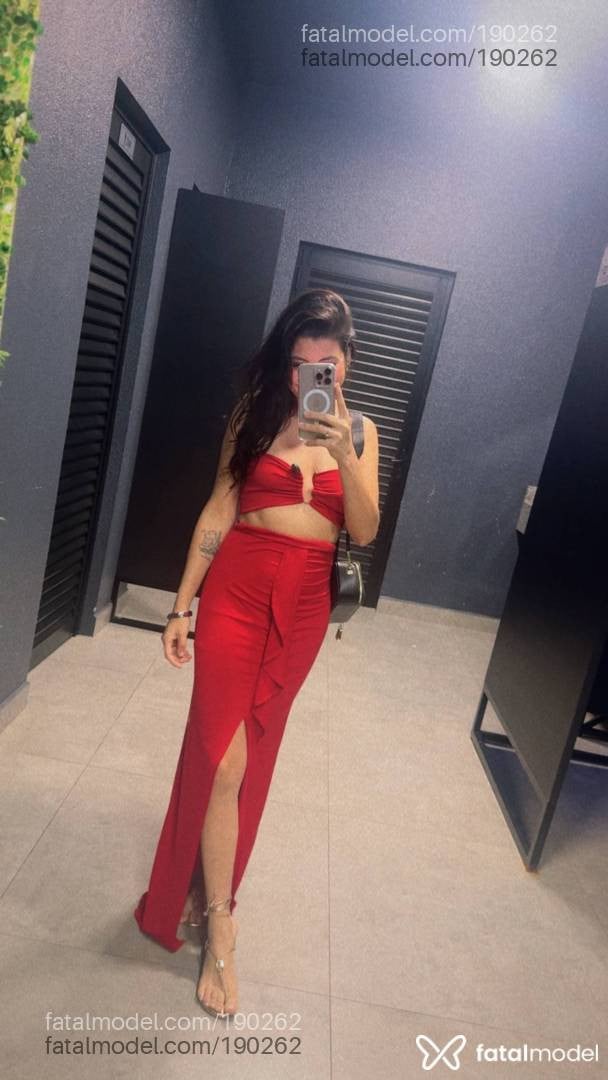 Acompanhante mulher com cabelo castanho de olhos castanhos em Realeza - Vanessa