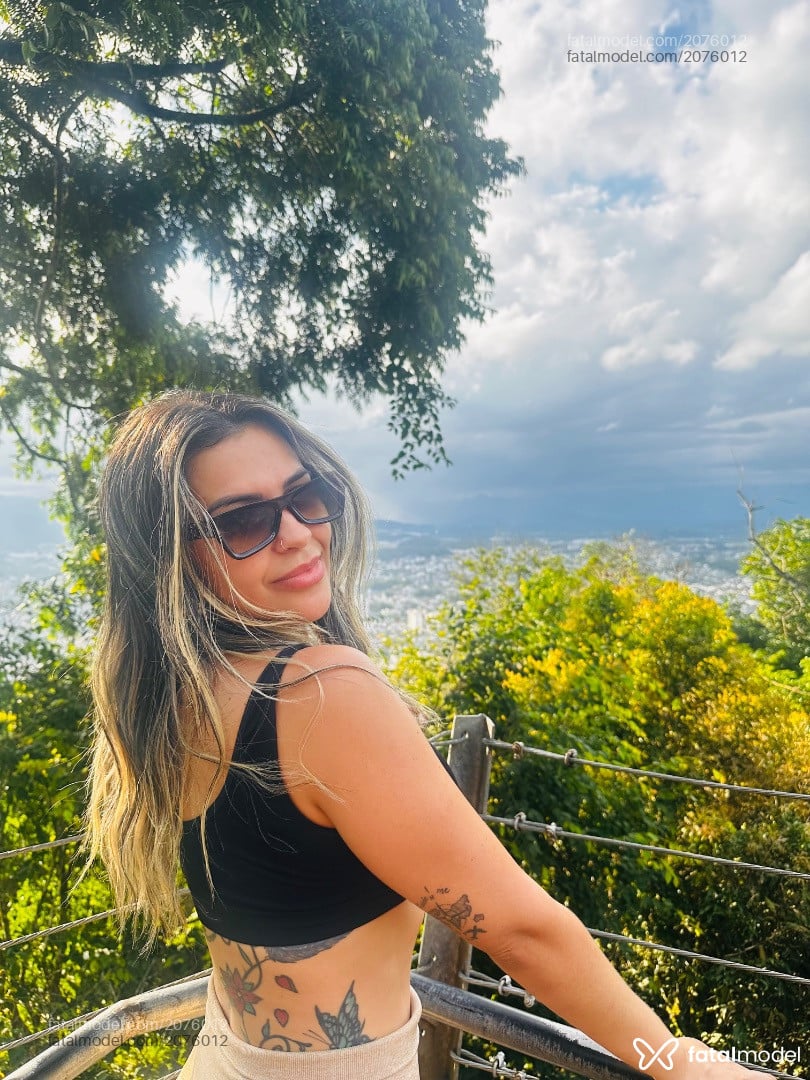 Acompanhante mulher loira (o) de olhos castanhos em Cuiabá - Anny Pinheiro