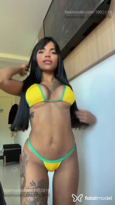Acompanhante mulher morena (o) de olhos pretos em Florianópolis - Harielly ayumi