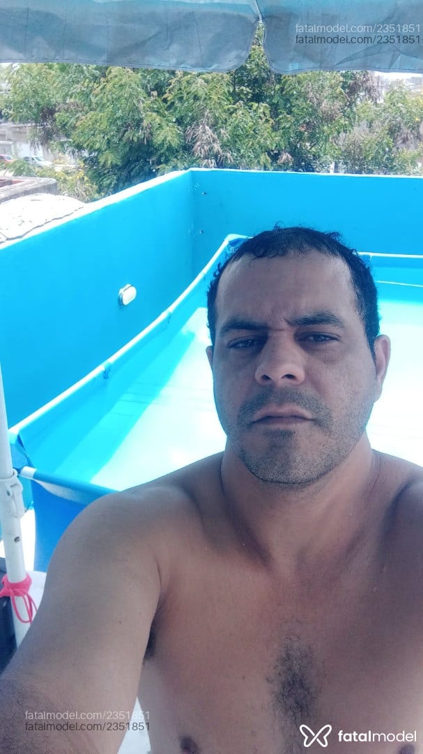Acompanhante homem morena (o) de olhos castanhos em Caruaru Acompanhante homem morena (o) de olhos castanhos em Caruaru - Lima
