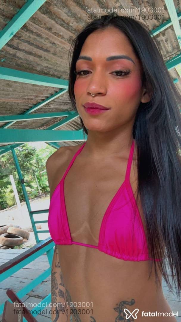 Acompanhante mulher trans morena (o) de olhos castanhos - Sthefanny