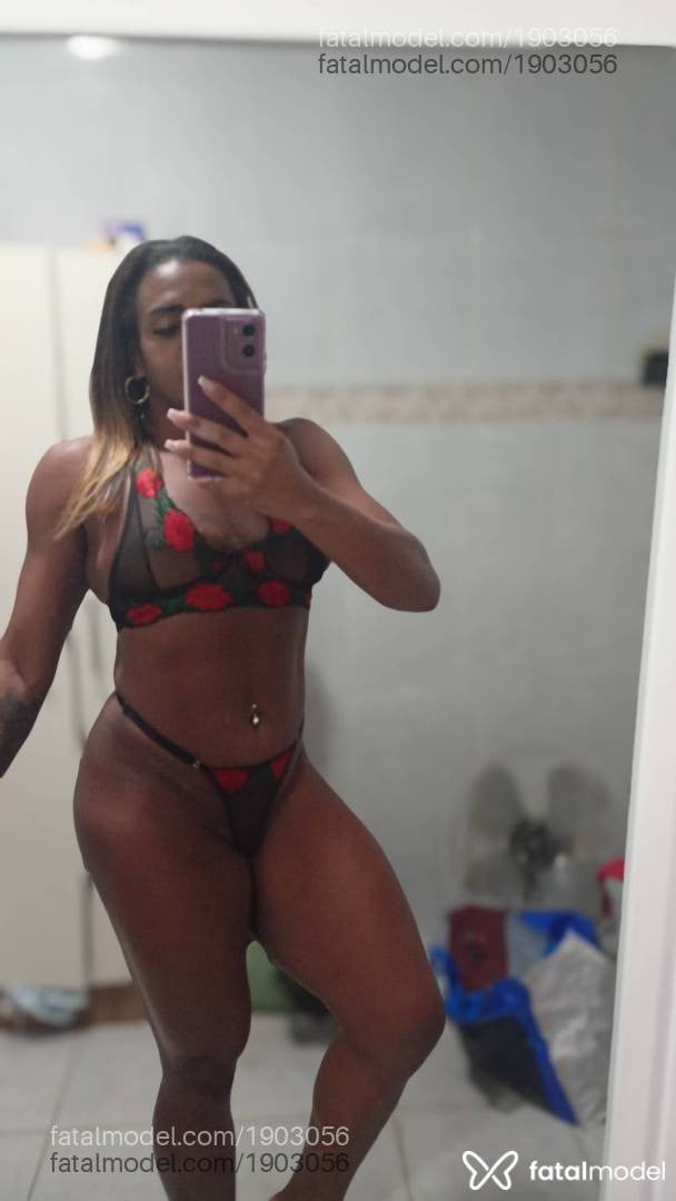 Acompanhante mulher com cabelo castanho de olhos castanhos - Faby