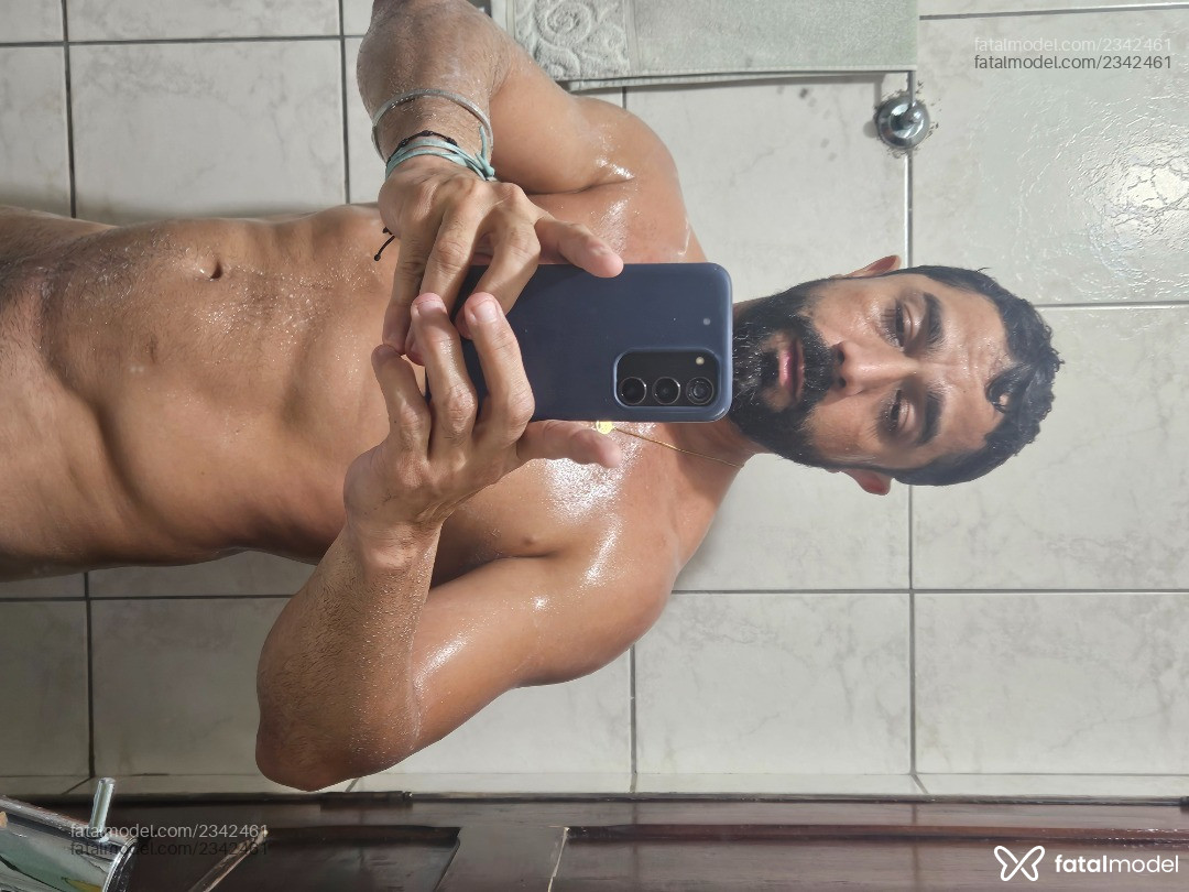 Acompanhante homem com cabelo castanho de olhos castanhos em Virtual - Juniorsurf