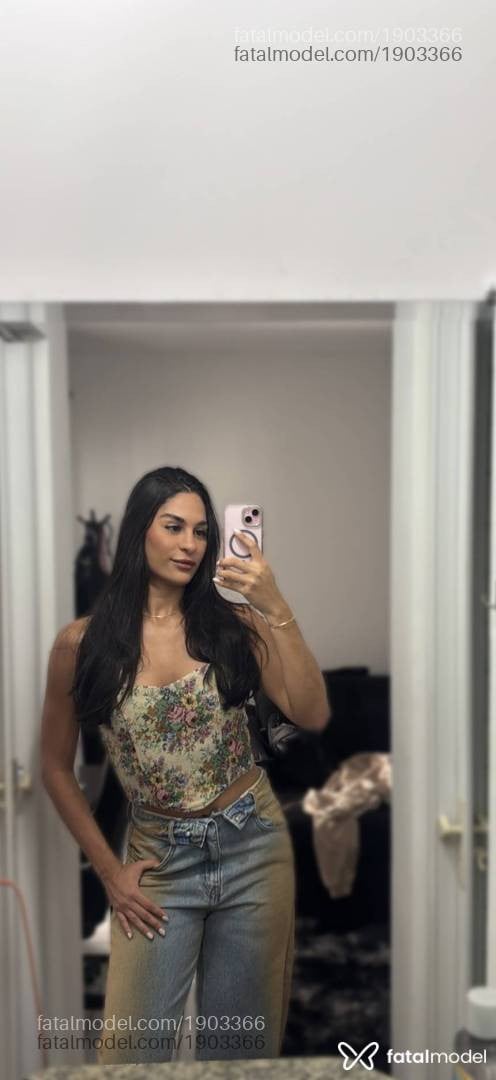 Acompanhante mulher morena (o) de olhos castanhos - Pietra
