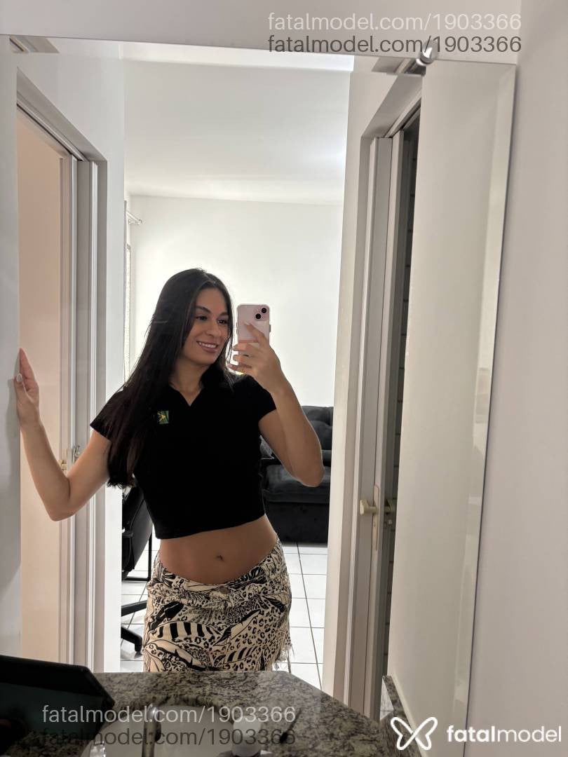 Acompanhante mulher morena (o) de olhos castanhos - Pietra