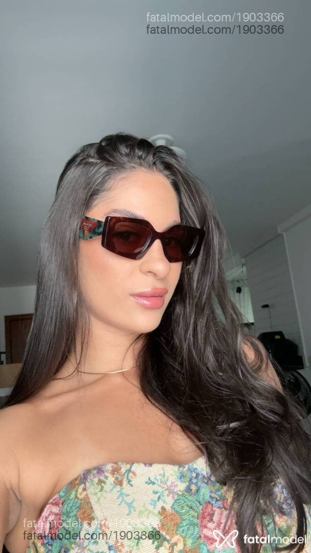 Acompanhante mulher morena (o) de olhos castanhos - Pietra