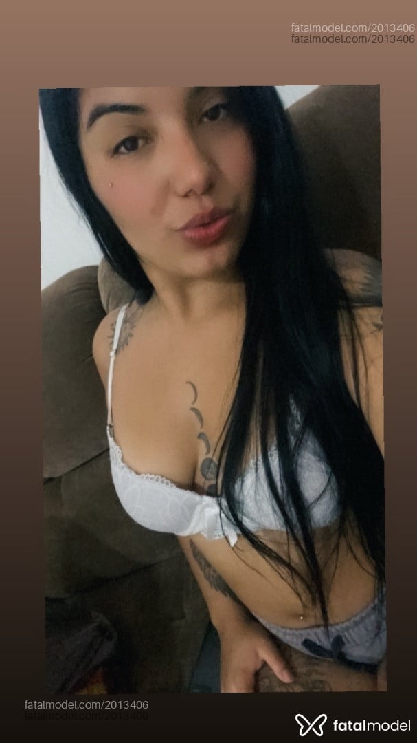 Acompanhante mulher com cabelo colorido de olhos castanhos em Coronel Vivida Acompanhante mulher com cabelo colorido de olhos castanhos em Coronel Vivida - Jamille Ribeiro