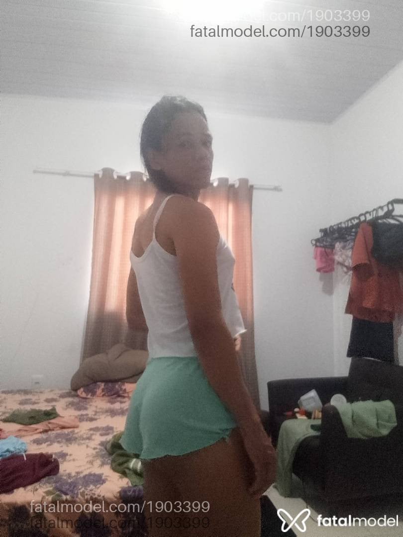 Acompanhante mulher trans morena (o) de olhos castanhos - Naomi Sofi