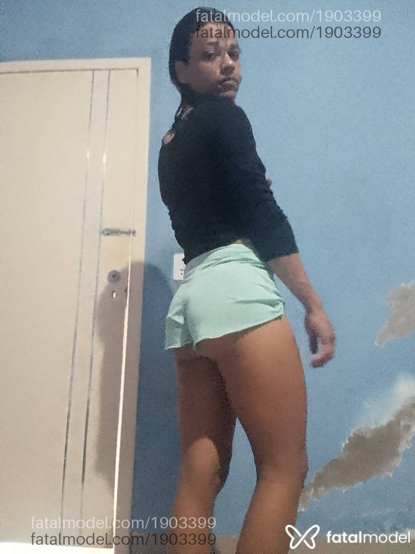 Acompanhante mulher trans morena (o) de olhos castanhos - Naomi Sofi