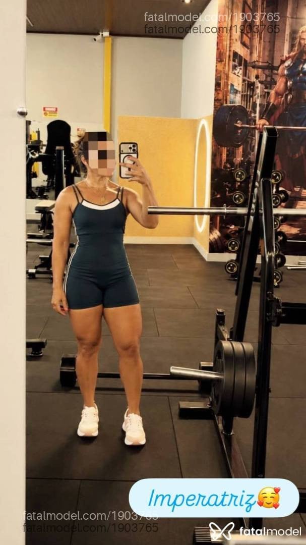 Acompanhante mulher loira (o) de olhos pretos - Sol carvalho