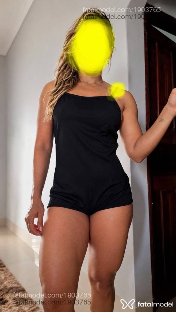 Acompanhante mulher loira (o) de olhos pretos - Sol carvalho