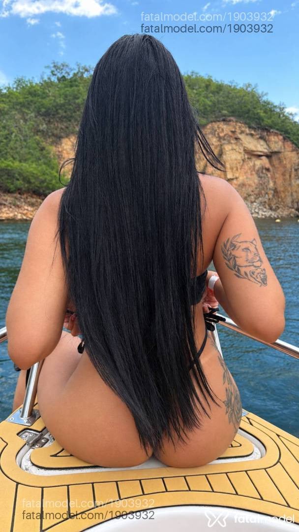 Acompanhante mulher morena (o) de olhos pretos - Liz Almeida