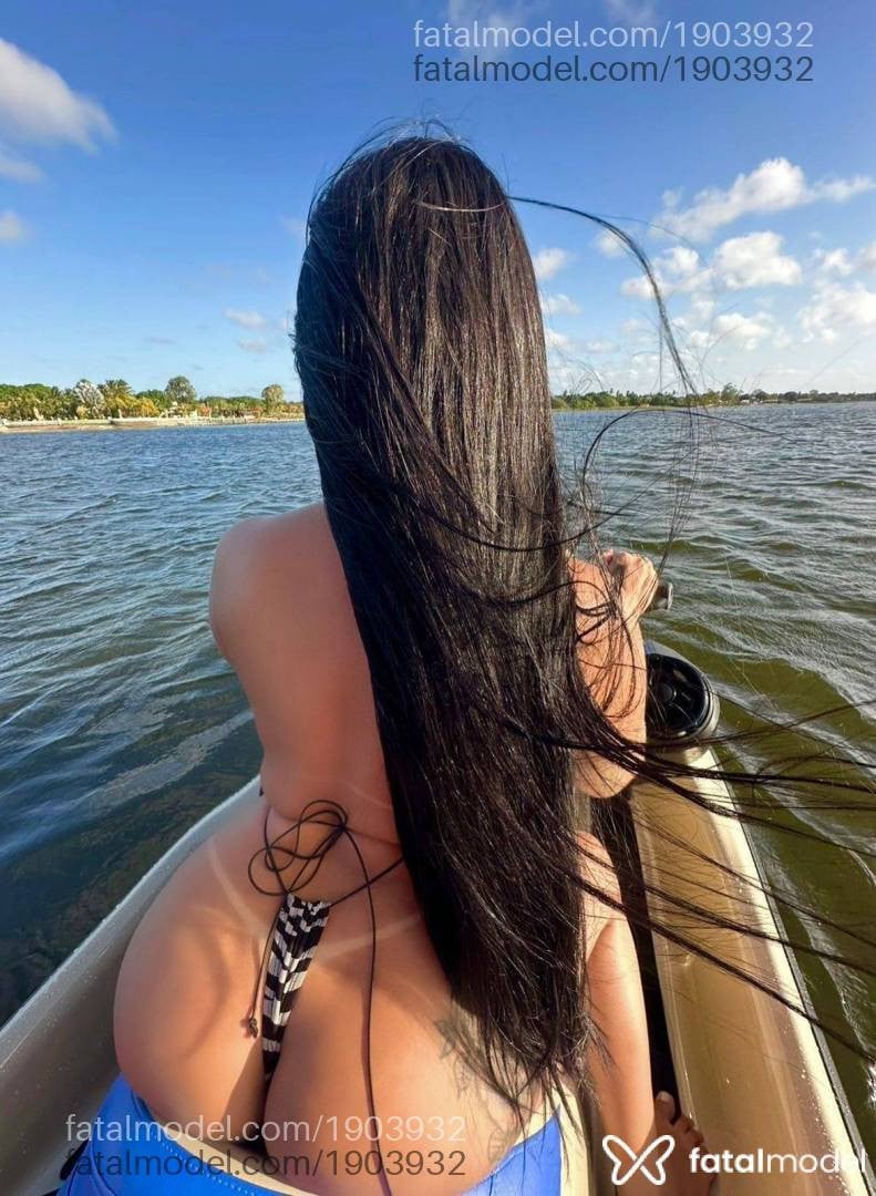Acompanhante mulher morena (o) de olhos pretos - Liz Almeida