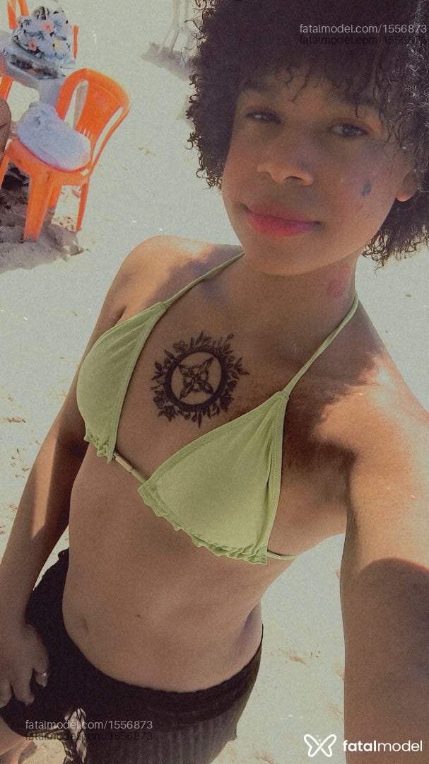 Acompanhante mulher trans morena (o) de olhos castanhos em Simões Filho - Merlina