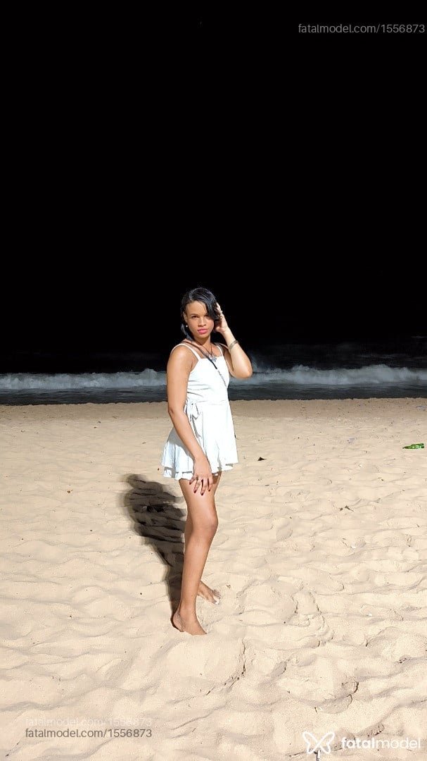 Acompanhante mulher trans morena (o) de olhos castanhos em Simões Filho - Merlina