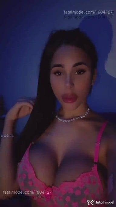 Acompanhante mulher trans morena (o) de olhos castanhos - Mariavilla