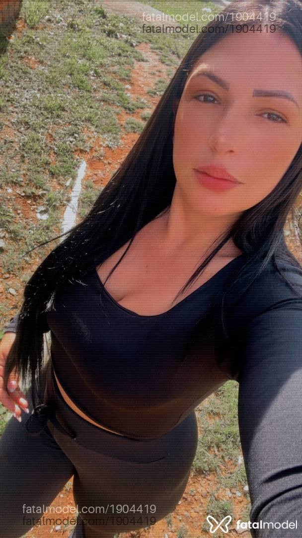 Acompanhante mulher com cabelo castanho de olhos castanhos - Beatriz