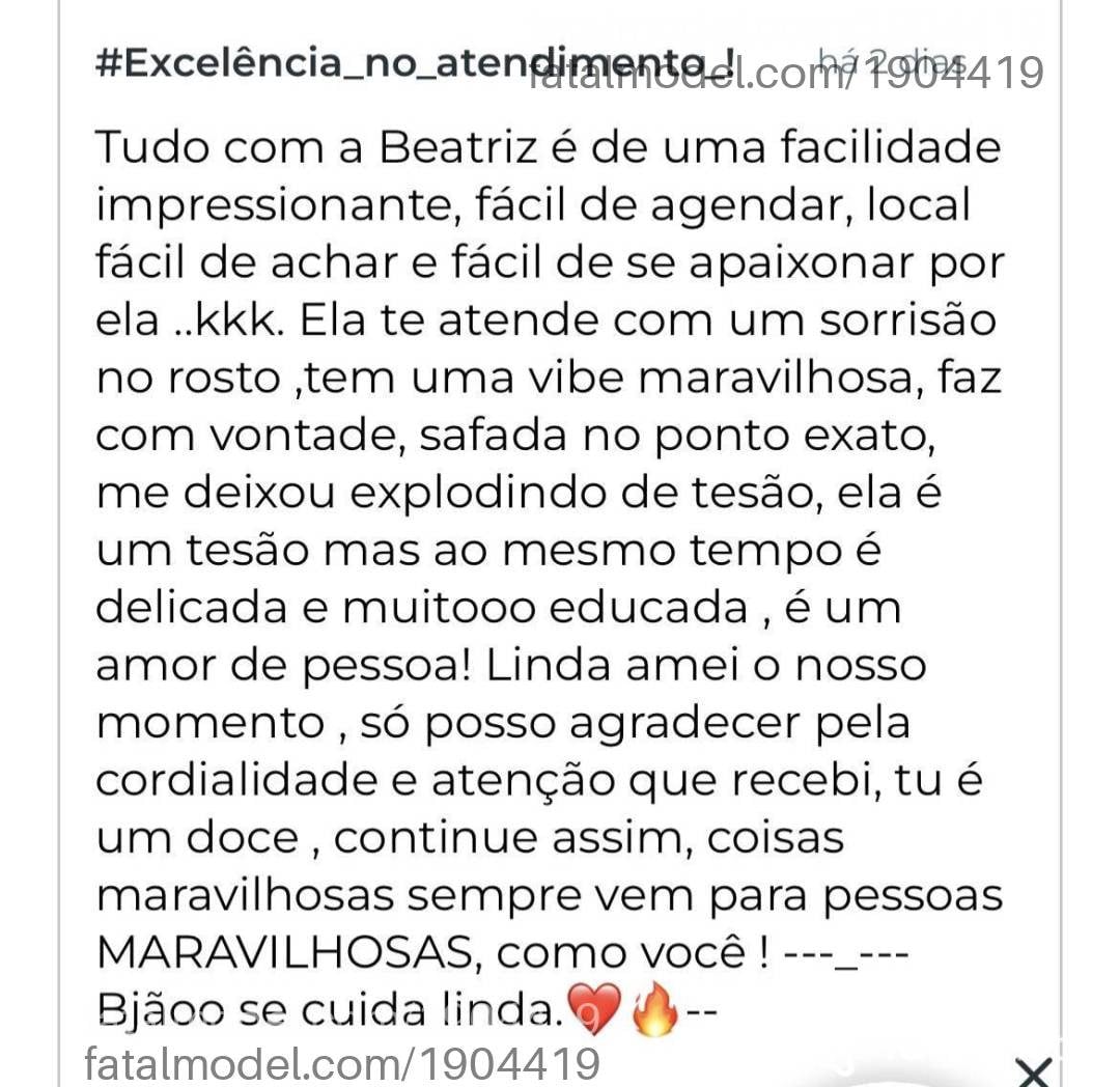 Acompanhante mulher com cabelo castanho de olhos castanhos - Beatriz