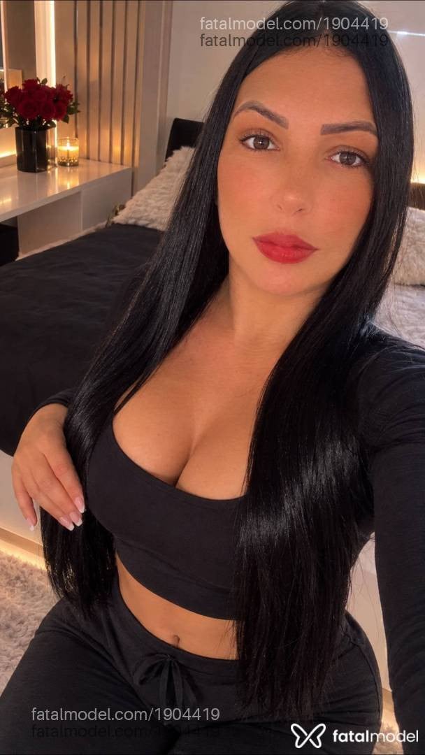 Acompanhante mulher com cabelo castanho de olhos castanhos - Beatriz