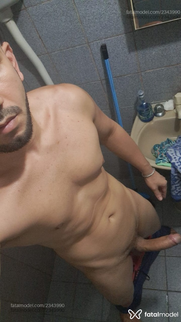 Acompanhante homem com cabelo castanho de olhos castanhos em Marechal Deodoro - Dollaplay
