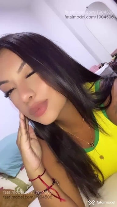 Acompanhante mulher morena (o) de olhos pretos - Letícia Vieira Acompanhante mulher morena (o) de olhos pretos - Letícia Vieira