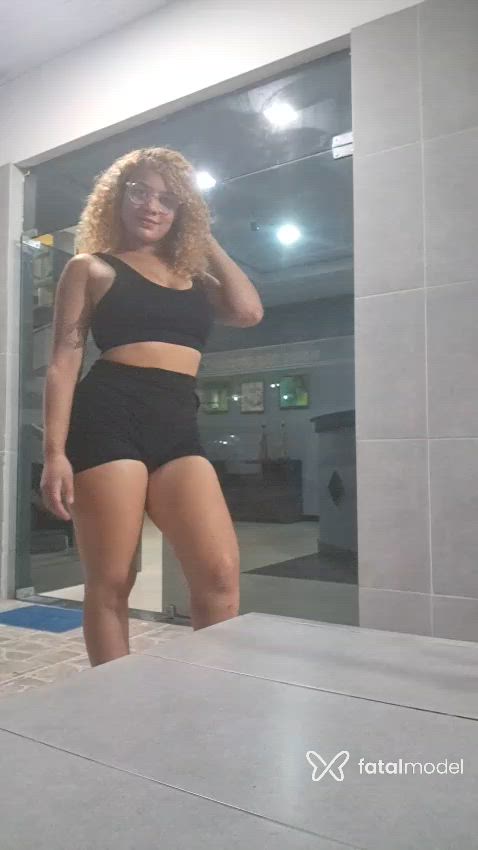 Acompanhante mulher loira (o) de olhos mel - Bela Aurora