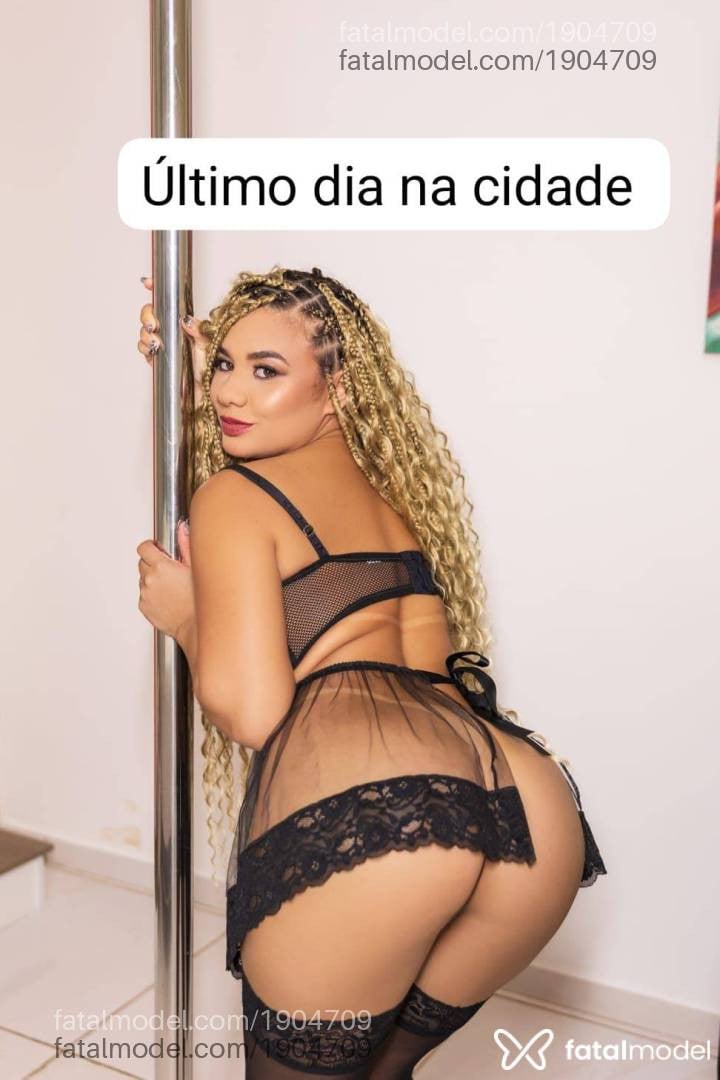 Acompanhante mulher loira (o) de olhos mel - Bela Aurora