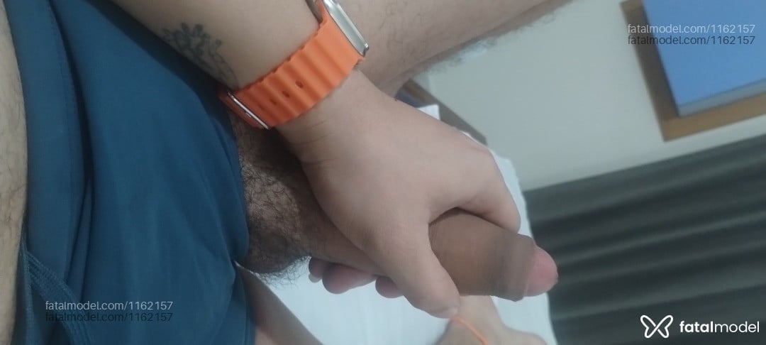 Acompanhante homem com cabelo castanho de olhos castanhos - Rafael Thomas Acompanhante homem com cabelo castanho de olhos castanhos - Rafael Thomas