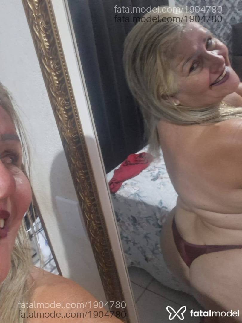 Acompanhante mulher com cabelo grisalho de olhos castanhos - POLACA GOIÂNIA
