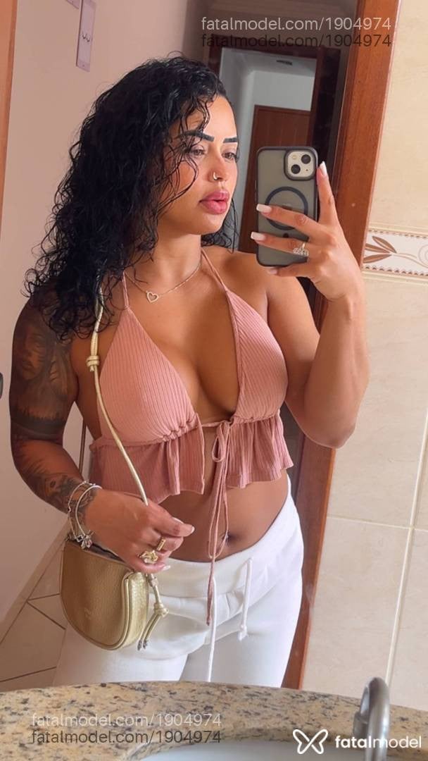 Acompanhante mulher morena (o) de olhos castanhos - Tayná