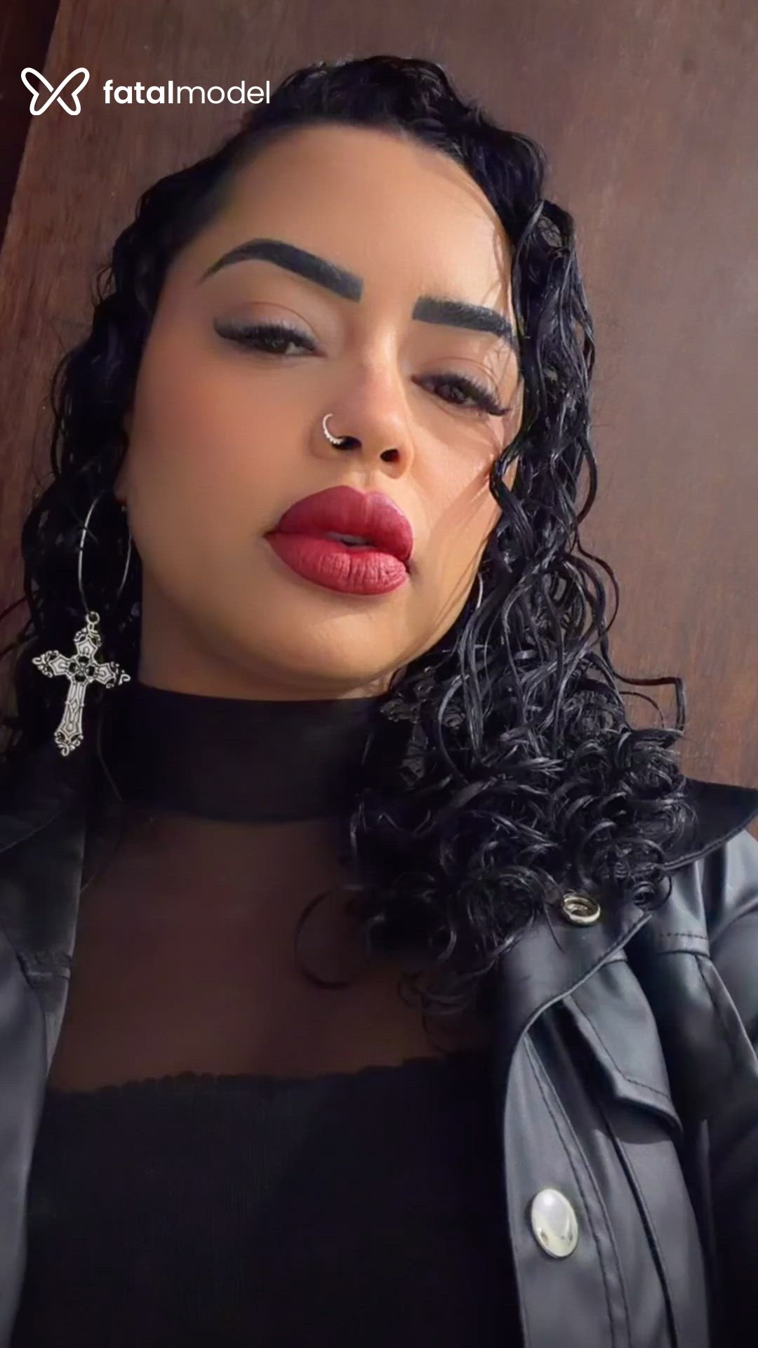 Acompanhante mulher morena (o) de olhos castanhos - Tayná