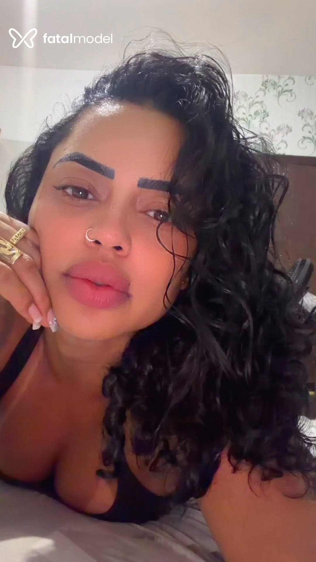 Acompanhante mulher morena (o) de olhos castanhos em João Monlevade - Tayná