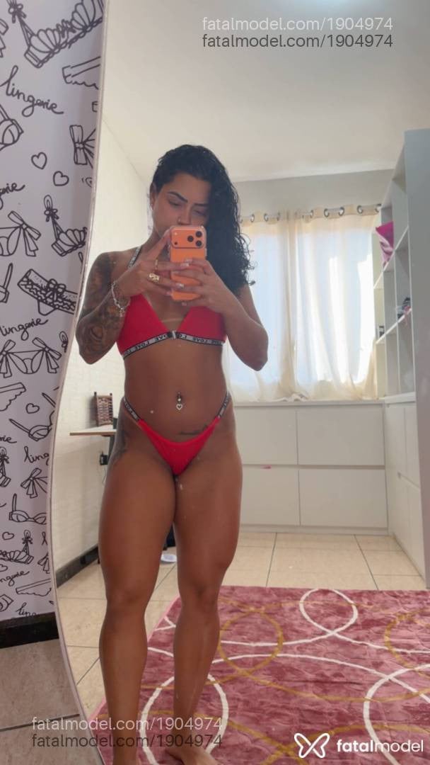 Acompanhante mulher morena (o) de olhos castanhos - Tayná