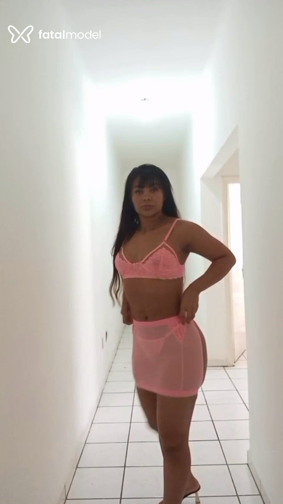 Acompanhante mulher com cabelo castanho de olhos castanhos em Corumbá Acompanhante mulher com cabelo castanho de olhos castanhos em Corumbá - Lua Pimentel
