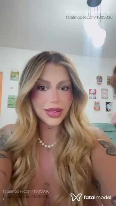 Acompanhante mulher loira (o) de olhos castanhos em Araguari - Letícia Prado