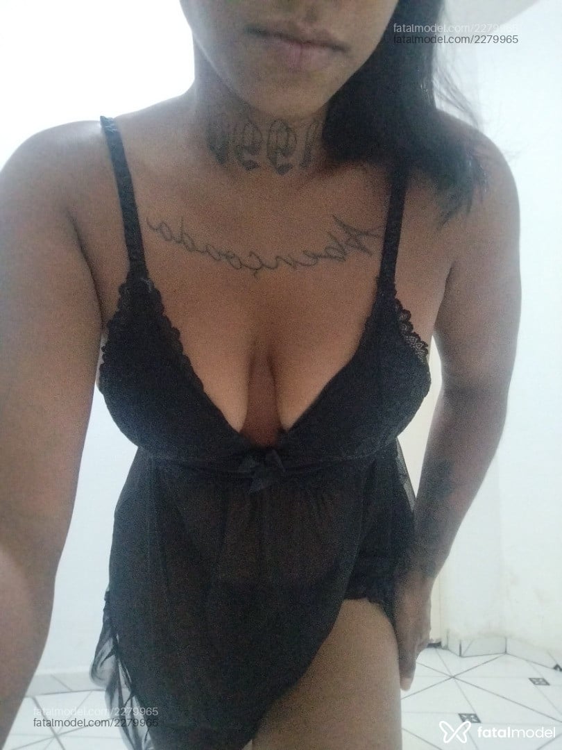 Acompanhante mulher com cabelo castanho de olhos castanhos - Luanna