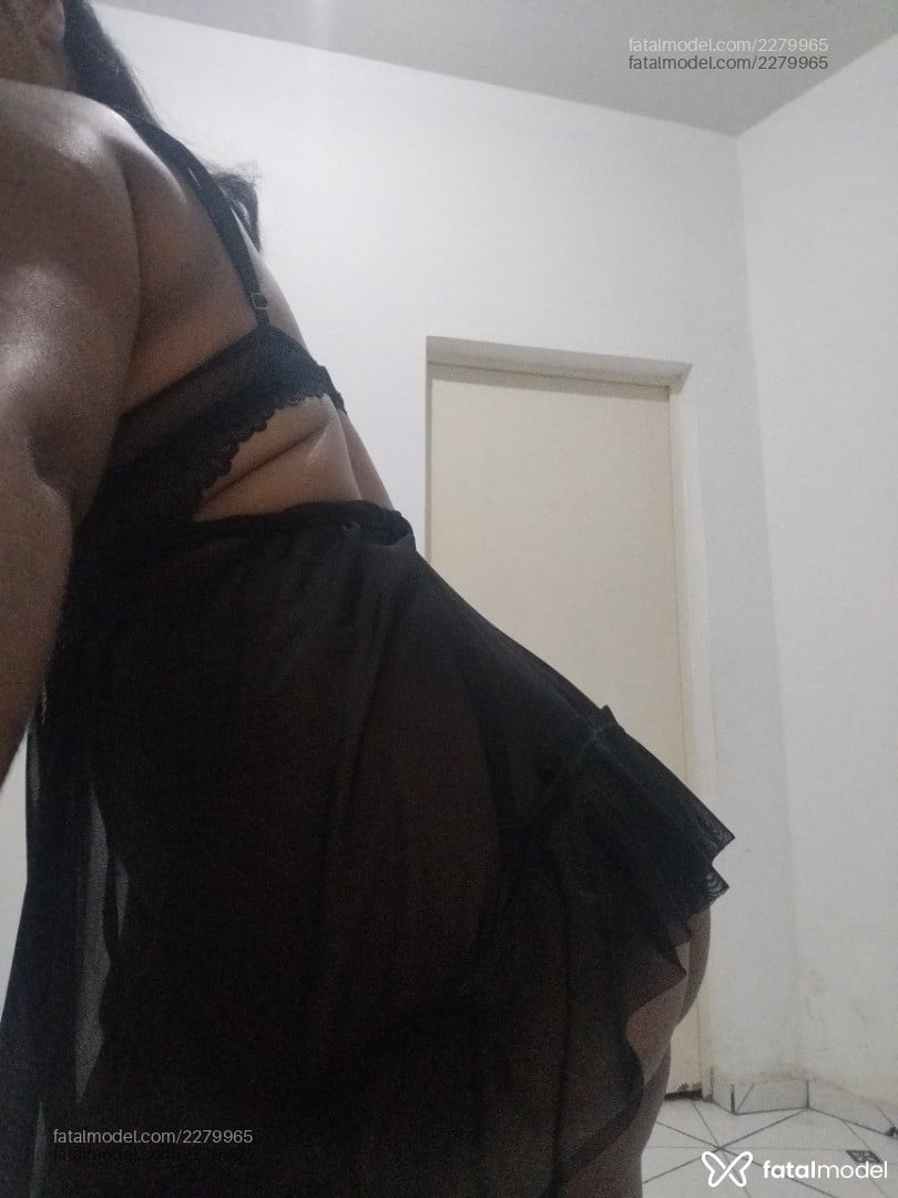 Acompanhante mulher com cabelo castanho de olhos castanhos - Luanna